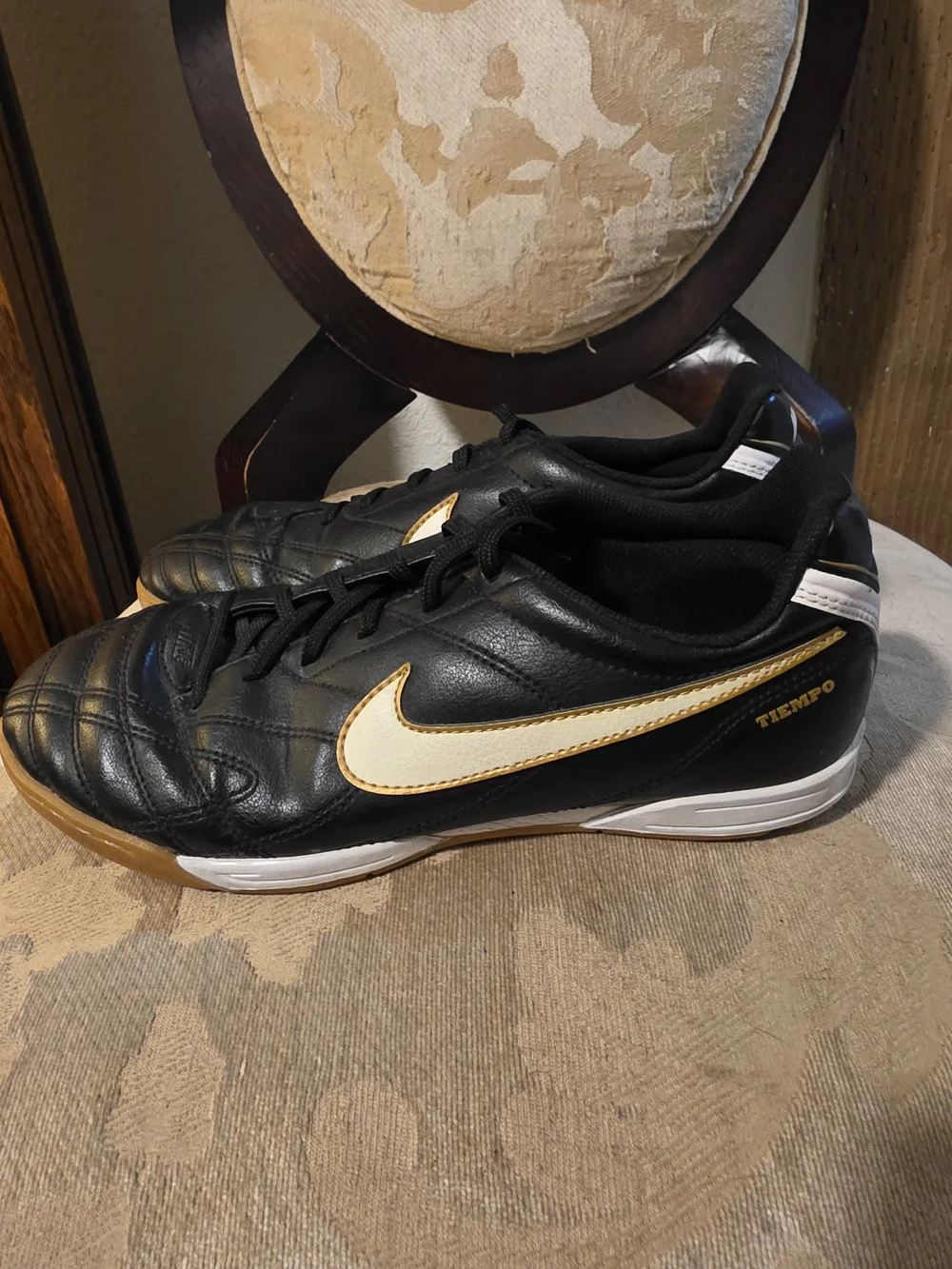 Nike Men's Black & White Indoor Soccer Shoes